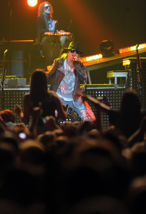 Split, 170712.
Koncert americke grupe Guns ‘n’ Roses koja je krajem 80-ih i pocetkom 90-ih bila jedna od vodecih grupa svijeta, danas je s malo manje popularnosti gostovala u splitskoj Spaladium Areni gdje se okupilo nekoliko tisuca obozavatelja. 
Na foto
