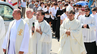 U Skabrnji odrzano veliko misno slavlje i procesija povodom blagdana Velike Gospe U Skabrnji odrzano veliko misno slavlje i procesija povodom blagdana Velike Gospe