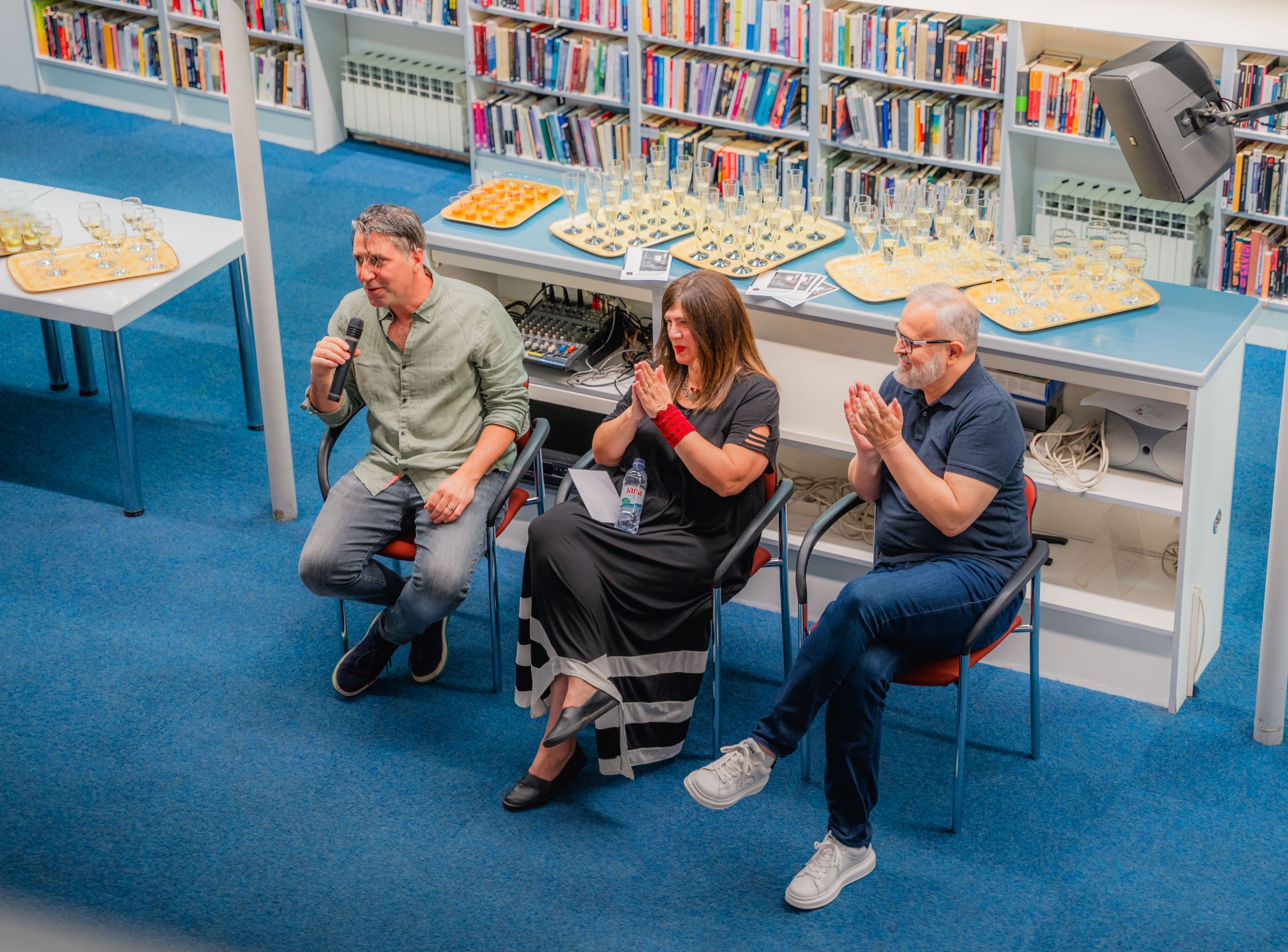 Mak Vejzović otvorio vrata očevog ateljea kroz izložbu “Atelijer” Mak Vejzović otvorio vrata očevog ateljea kroz izložbu “Atelijer”