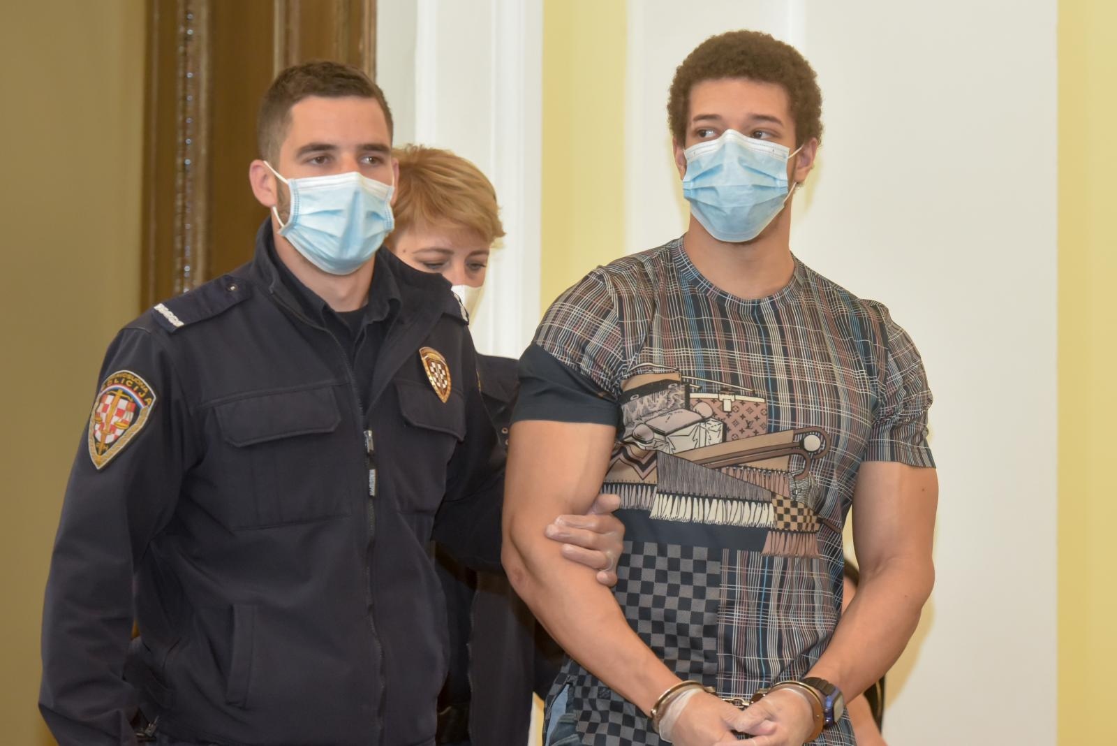 Županijski sud u Zadru: Završeno suđenje britancu Douglasu Caneu Županijski sud u Zadru: Završeno suđenje britancu Douglasu Caneu