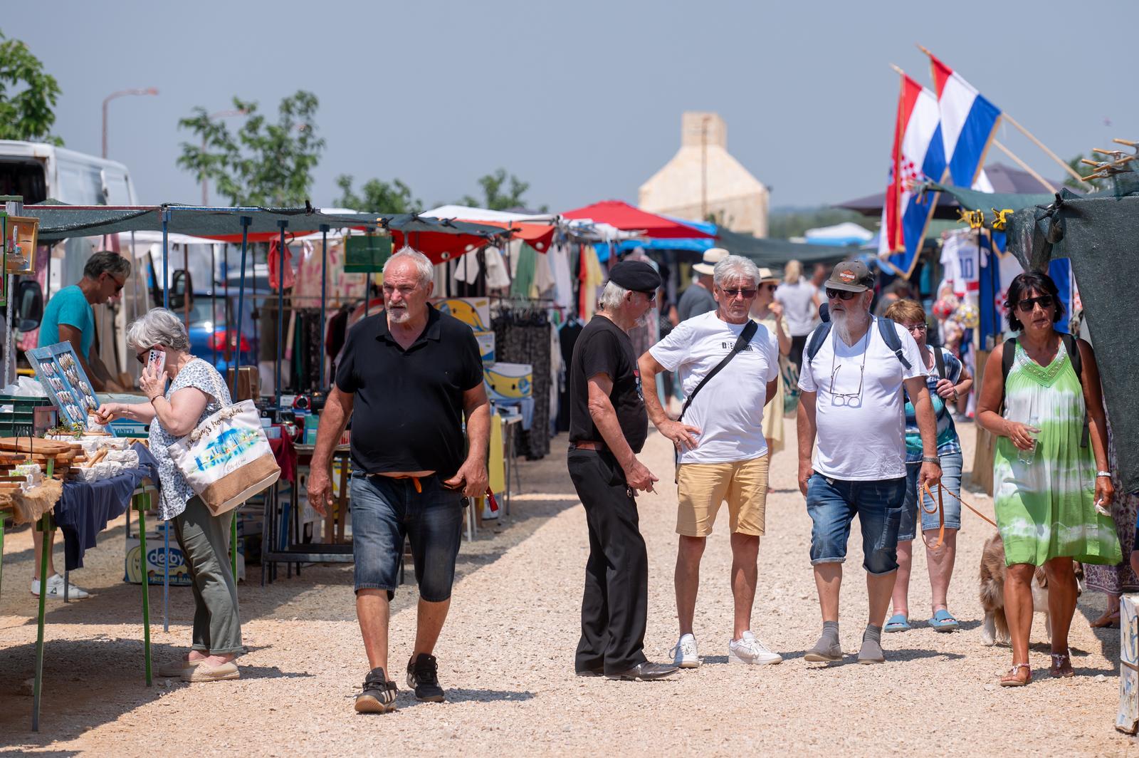 Benkovački sajam u objektivu Dina Stanina