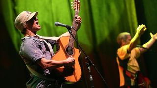 12.09.2013., Zagreb – Koncert glazbenika Manu Chao u sklopu turneje La Ventura odrzan je na zagrebackom Velesajmu. Photo: Jurica Galoic/PIXSELL Autor Jurica Galoic/PIXSELL 12.09.2013., Zagreb – Koncert glazbenika Manu Chao u sklopu turneje La Ventura odrzan je na zagrebackom Velesajmu. Photo: Jurica Galoic/PIXSELL Autor Jurica Galoic/PIXSELL