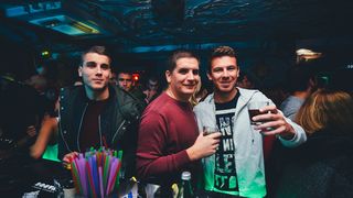 Votka party u Svarog Baru, Foto: Iva Perinčić Votka party u Svarog Baru, Foto: Iva Perinčić