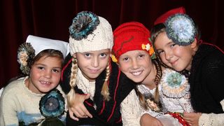 Hrvatske manekenke predstavile “Ličku ružu” Mine Petre, foto: FAMA