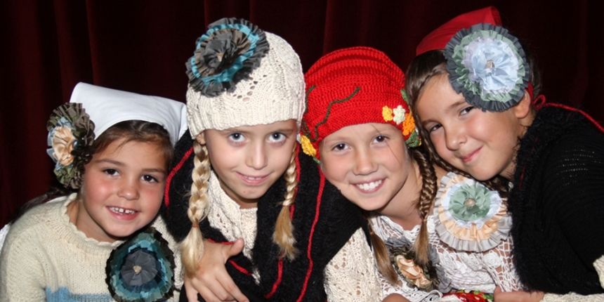 Hrvatske manekenke predstavile “Ličku ružu” Mine Petre, foto: FAMA