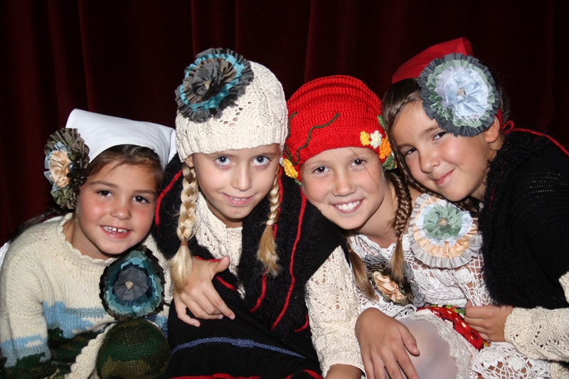 Hrvatske manekenke predstavile “Ličku ružu” Mine Petre, foto: FAMA