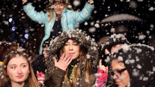 Advent na Viru: Crvena jabuka oduševila u “sniježnom” Viru Advent na Viru: Crvena jabuka oduševila u “sniježnom” Viru