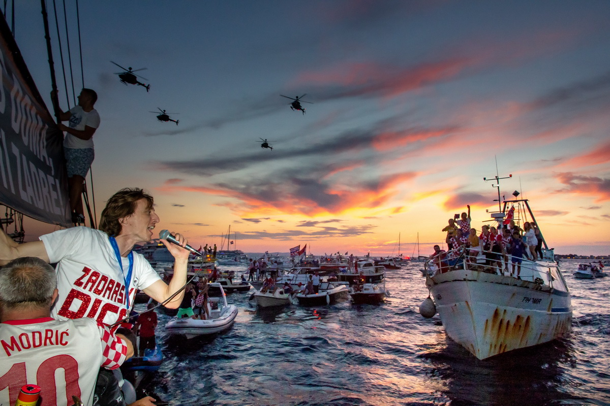 Veličanstven doček četvorice zadarskih Vatrenih od Gradskog mosta do Foruma
