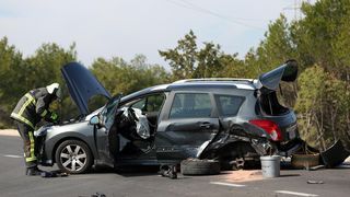 Dvoje ozlijeđenih u sudaru dva automobila na vodičkoj obilaznici, intervenirali i vatrogasci Dvoje ozlijeđenih u sudaru dva automobila na vodičkoj obilaznici, intervenirali i vatrogasci