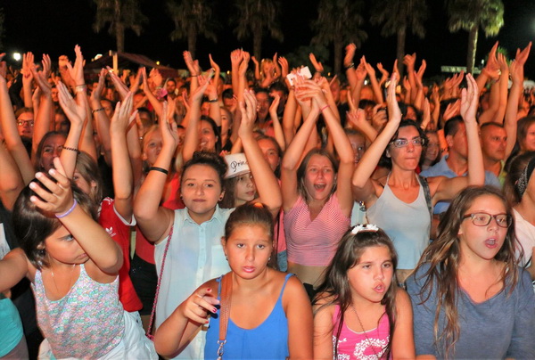 Virska noć 2016: Jelena Rozga i spektakularni vatromet za 25 tisuća fanova. Foto: Virski list