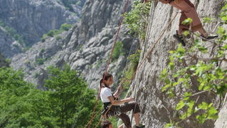 Zadar, 010510.
Na praznik rada u Nacionalnom parku Paklenica tradicionalno se okupljaju penjaci i izletnici koji su i ove godine bili u velikom broju. Takodjer se odrzalo medjunarodno natjecanje u brzom penjanju Big wall speed climbing u muskoj i zenskoj Zadar, 010510.
Na praznik rada u Nacionalnom parku Paklenica tradicionalno se okupljaju penjaci i izletnici koji su i ove godine bili u velikom broju. Takodjer se odrzalo medjunarodno natjecanje u brzom penjanju Big wall speed climbing u muskoj i zenskoj