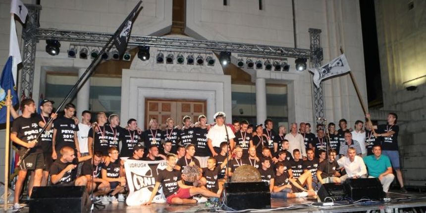 Pobjednicka ekipa Crni put iz Metkovica. Photo: Ivo Cagalj/PIXSELL Pobjednicka ekipa Crni put iz Metkovica. Photo: Ivo Cagalj/PIXSELL