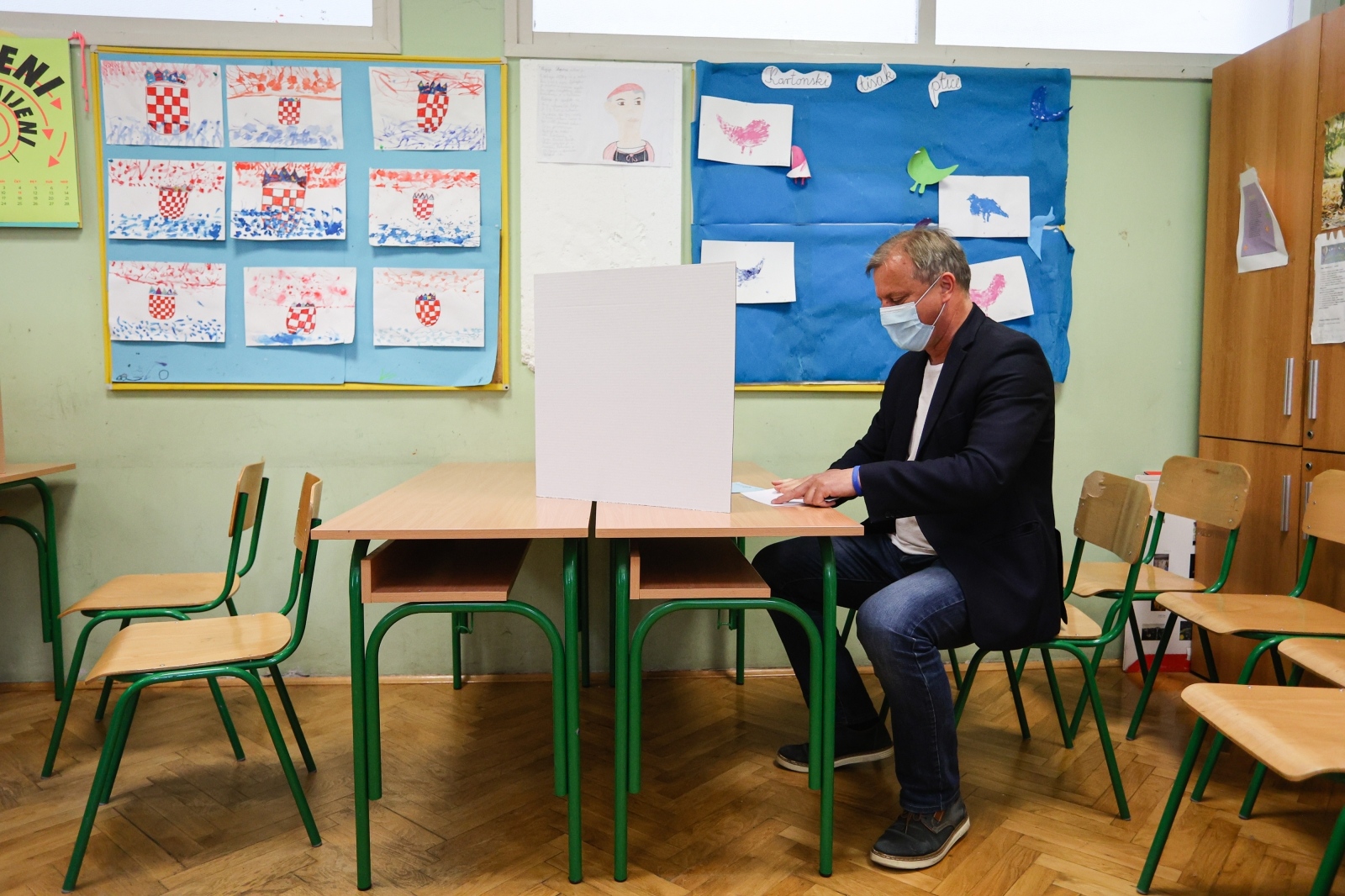 Lokalni izbori: Dr. Branko Dukić izašao na biralište Lokalni izbori: Dr. Branko Dukić izašao na biralište