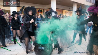 Zadarski karneval 2018: Povorka maškaranih skupina od Gradskih vrata preko Foruma do Narodnog trga Zadarski karneval 2018: Povorka maškaranih skupina od Gradskih vrata preko Foruma do Narodnog trga