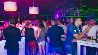 DJ Andrologic @ Cocktail bar Mango, 11.7.2015. (foto: Ivan Toman) DJ Andrologic @ Cocktail bar Mango, 11.7.2015. (foto: Ivan Toman)