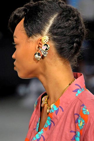 Naušnice kao nezaobilazan detalj ove sezone