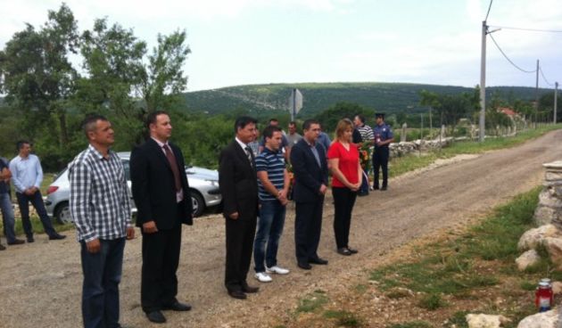 Polaganjem vijenaca odana počast žrtvama u Rodaljici