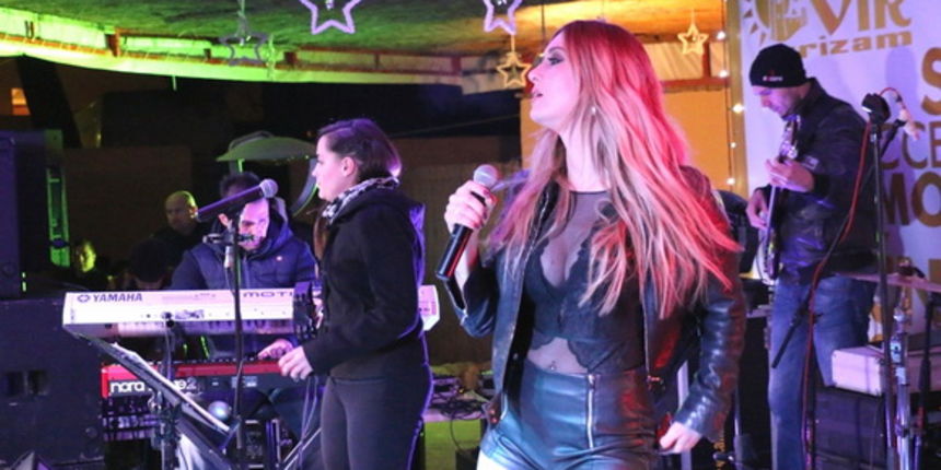 Virani 2016. godinu dočekali uz Lidiju Bačić, Leteći odred i spektakularan vatromet