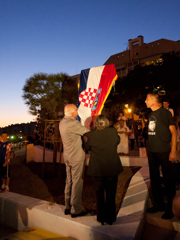 Bili Brig kod Ošk. Zadarski otoci: Svečanost imenovanja trga po D.T. Gavranu, foto: Darko Belančić