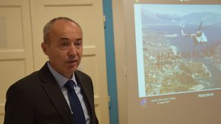 Ministar Krstičević posjetio eskadrilu transportnih helikoptera Ministar Krstičević posjetio eskadrilu transportnih helikoptera