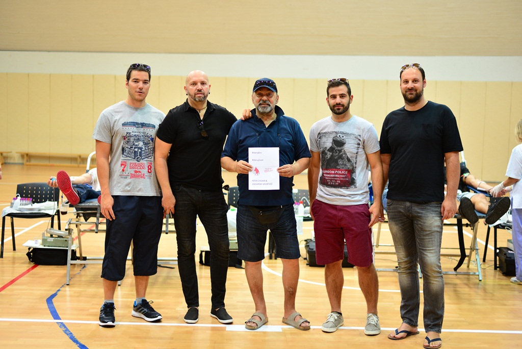 U organizaciji sekcije HZSN Zadar u dvorani 1 SC Višnjik održana je akcija dobrovoljnog darivanja krvi na kojoj je prikupljeno 25 doza tekućine koja život znači. Morović, Kapelari, Malik, Brzić i Perišić