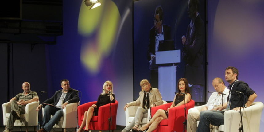 Rovinj, 180909.
U Rovinju predavanje na Weekend media festival-u  (najveci regionalni festival komunikaciske industrije). Uredjuje li PR medije –  Prisutni su bili Gojko Drljaca, Boris Lesic, Maja Weber, Ivana Petrovic, Aleksandra Kolaric, Tomislav Zidak