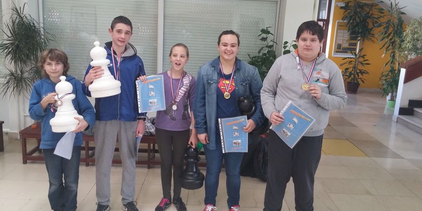 Josip Birkić i Karla Tadić prvaci OŠ Smiljevac u šahu za 2017.