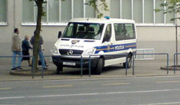 policija