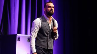 Stand up comedy večer: Ivan Šarić u Domu sportova Stand up comedy večer: Ivan Šarić u Domu sportova