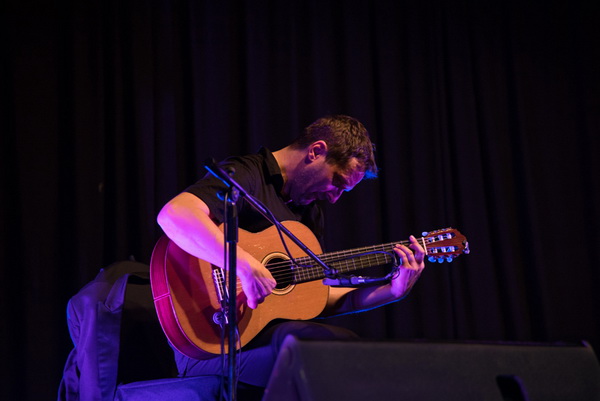 Veličanstvena Amira Medunjanin oduševila Zadrane u klubu Arsenal. Foto: Vinko Pešić Veličanstvena Amira Medunjanin oduševila Zadrane u klubu Arsenal. Foto: Vinko Pešić