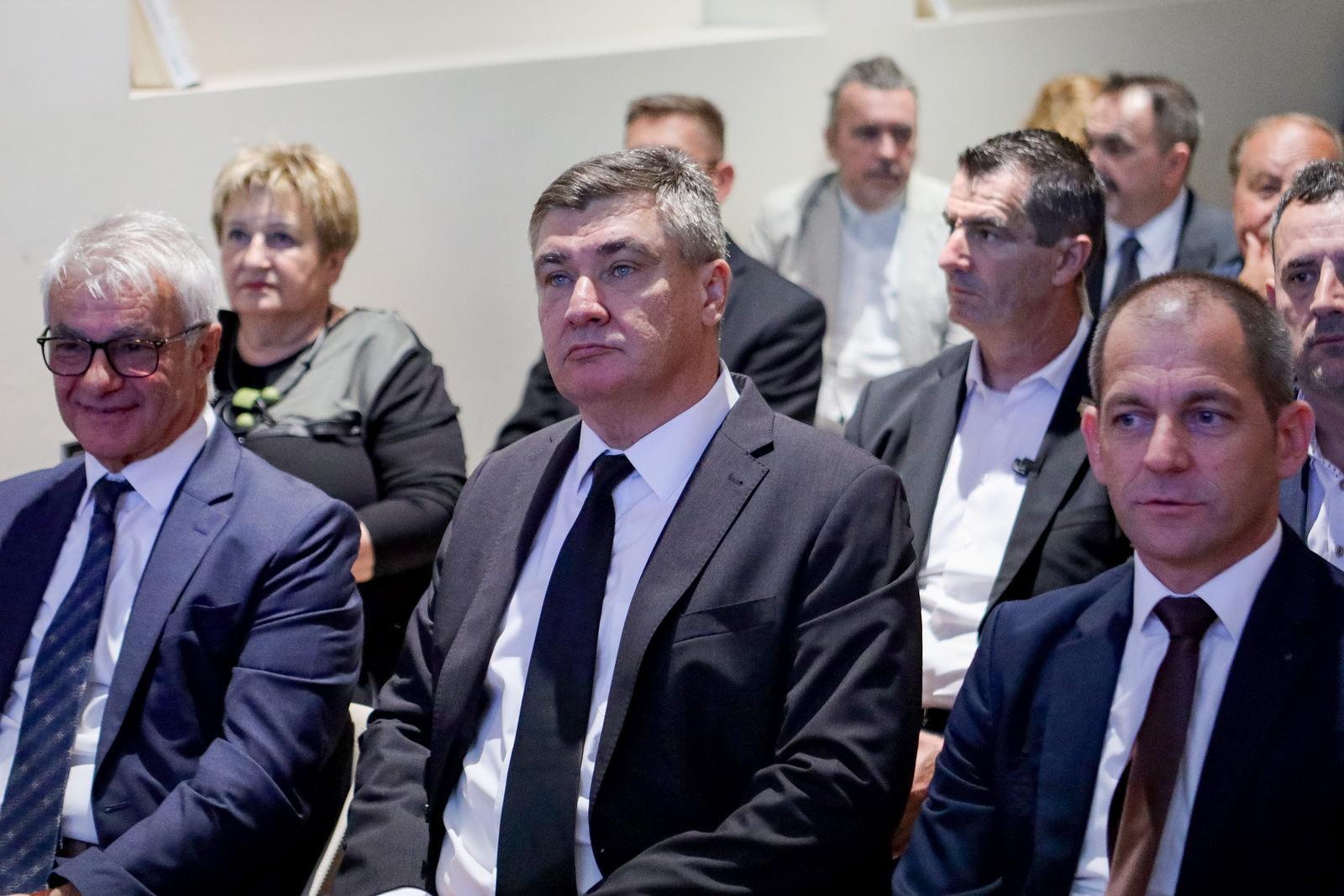 Svečana akademija povodom obilježavanja 400. obljetnice utemeljenja Državnog arhiva Svečana akademija povodom obilježavanja 400. obljetnice utemeljenja Državnog arhiva