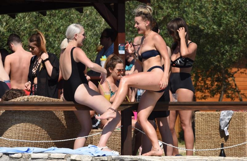 Tisno: Posjetitelji uživali drugog dana Garden festivala, Photo: Hrvoje Jelavic/PIXSELL