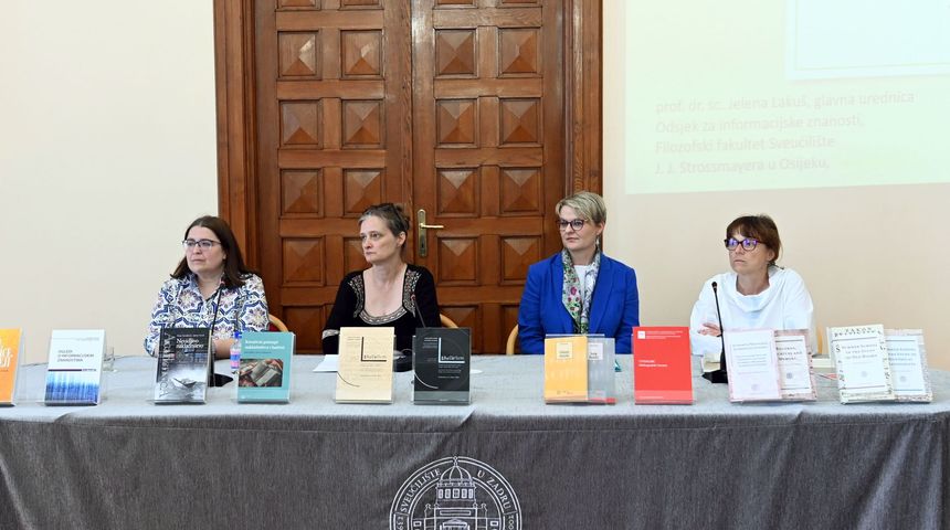 Odjel za informacijske znanosti proslavio 20. obljetnicu, predstavljen novi Libellarium Odjel za informacijske znanosti proslavio 20. obljetnicu, predstavljen novi Libellarium