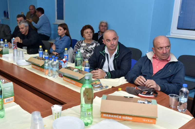 Praćenje izbornih rezultata u stožeru zadarskog HDZ-a, Foto: Dino Stanin/PIXSELL