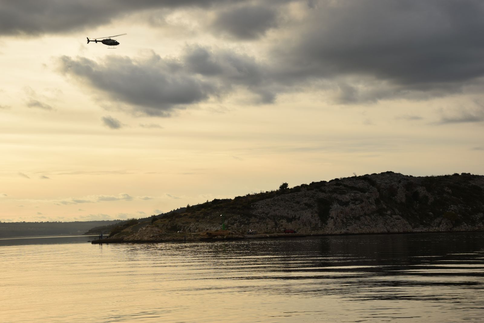 U Novskom ždrilu i dalje traje intenzivna potraga za nestalim pilotom