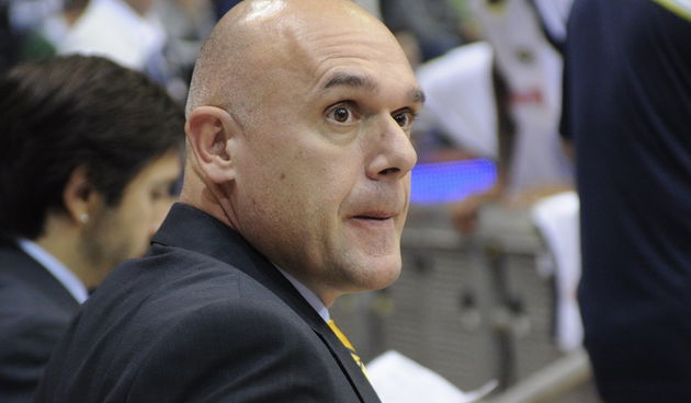 Zagreb, 281010. Na slici: Neven Spahija trener Fenerbahcea. Foto: Damir Krajac / CROPIX