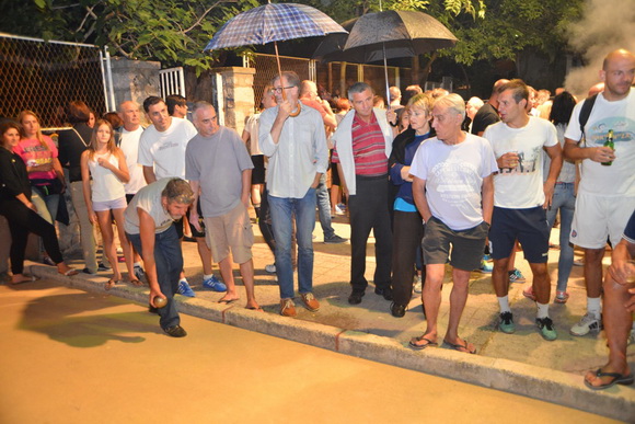 U povodu blagdana Kraljice Mira u Stanovima odigrana utakmica između liječnika i predstavnika Gradske uprave, Foto: Iva Perinčić