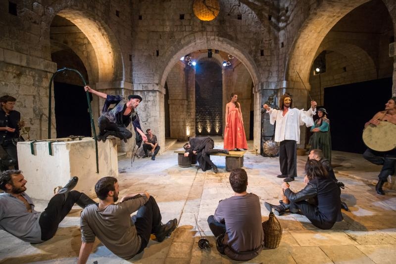 Povodom obiljezavanja 400. godina smrti Williama Shakespearea premijerno je izveden Othello, tragedija Williama Shakespearea u režiji Ivice Boban i s Draganom Despotom kao Othellom