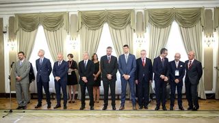 Predsjednik tehnicke Vlade Tihomir Oreskovic primio je predstavnike Europskih sveucilisnih igra Zagreb-Rijeka 2106. Tihomir Oreskovic, Adam Roczek Predsjednik tehnicke Vlade Tihomir Oreskovic primio je predstavnike Europskih sveucilisnih igra Zagreb-Rijeka 2106. Tihomir Oreskovic, Adam Roczek