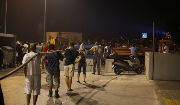 Torcida sudejeluje u gašenju požara u Kili