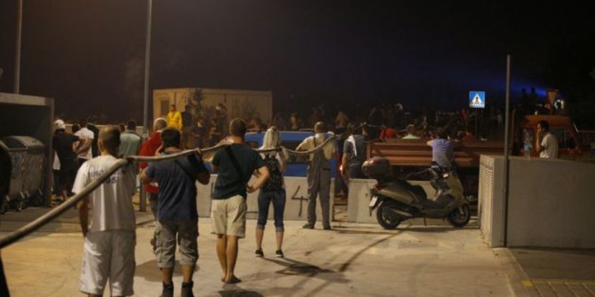 Torcida sudejeluje u gašenju požara u Kili Torcida sudejeluje u gašenju požara u Kili