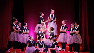 Igrajmo se: Zabranjeno mlađima od 15 strana A