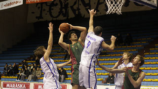 KK Pet Bunara – KK Voštarnica (foto:Saša Čuka) KK Pet Bunara – KK Voštarnica (foto:Saša Čuka)