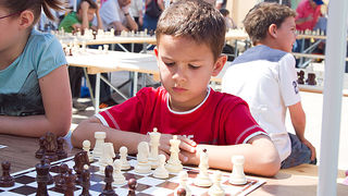 Narodni trg: Simultanka velemajstora Saša Martinović na 50 pločaa, Foto: Leo Banićć Narodni trg: Simultanka velemajstora Saša Martinović na 50 pločaa, Foto: Leo Banićć