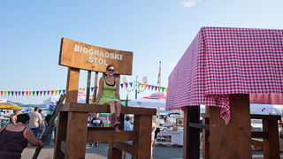 Biograd: 6. Dugi svehrvatski eno-eko-gastro-etno stol, Foto: Franjo Jurić Biograd: 6. Dugi svehrvatski eno-eko-gastro-etno stol, Foto: Franjo Jurić