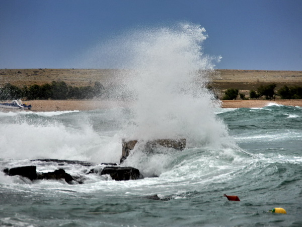 Olujna bura u Ražancu 15. srpnja 2016. Foto:Leo Kvarantan Olujna bura u Ražancu 15. srpnja 2016. Foto:Leo Kvarantan