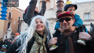 Zadarski karneval 2018: Povorka maškaranih skupina od Gradskih vrata preko Foruma do Narodnog trga Zadarski karneval 2018: Povorka maškaranih skupina od Gradskih vrata preko Foruma do Narodnog trga