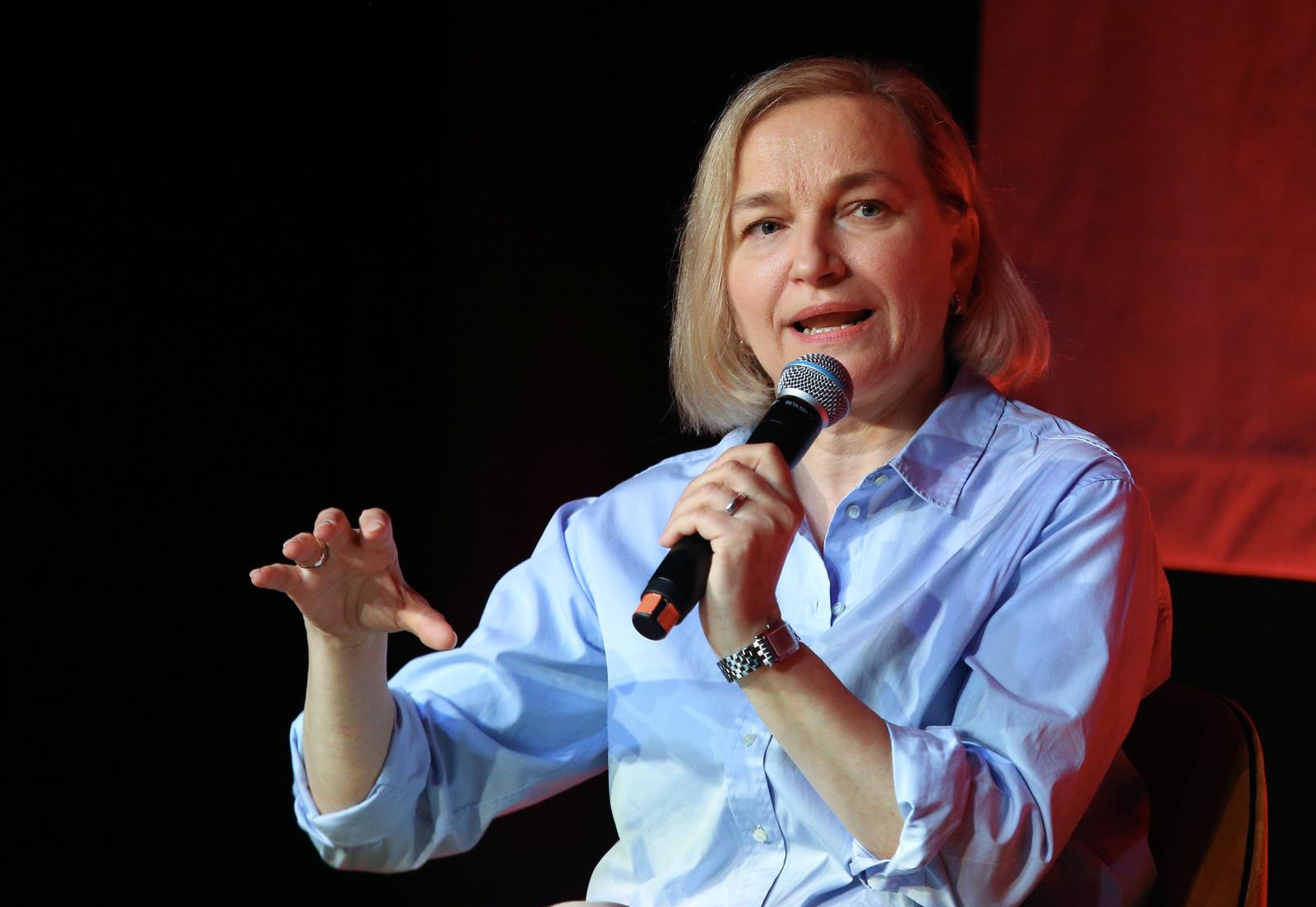 U kući umjetnosti Arsen održan okrugli stol: ‘Novinarstvo kao javno dobro ili korporativno zlo’ U kući umjetnosti Arsen održan okrugli stol: ‘Novinarstvo kao javno dobro ili korporativno zlo’