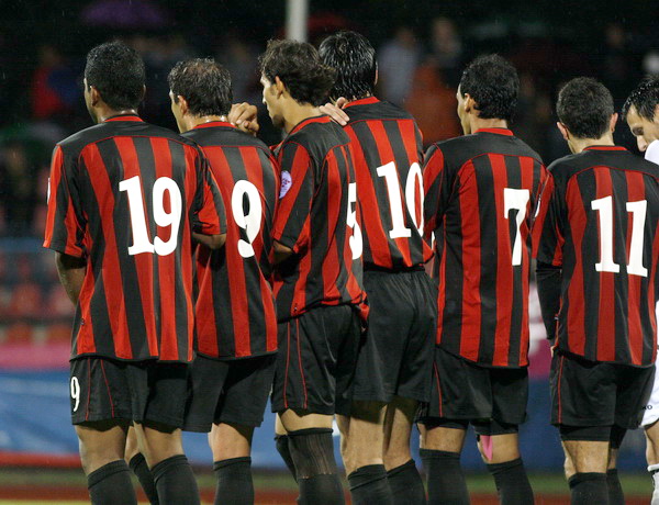 Cakovec, 200809.
Na gradskom stadionu Cakovec igra se prvenstvena utakmica T-com Prve HNL izmedju NK Medjimurje i NK Zadar.
Na fotografiji: Zivi zid igraca Medjimurja.
Foto: Andrej Svoger / Cropix