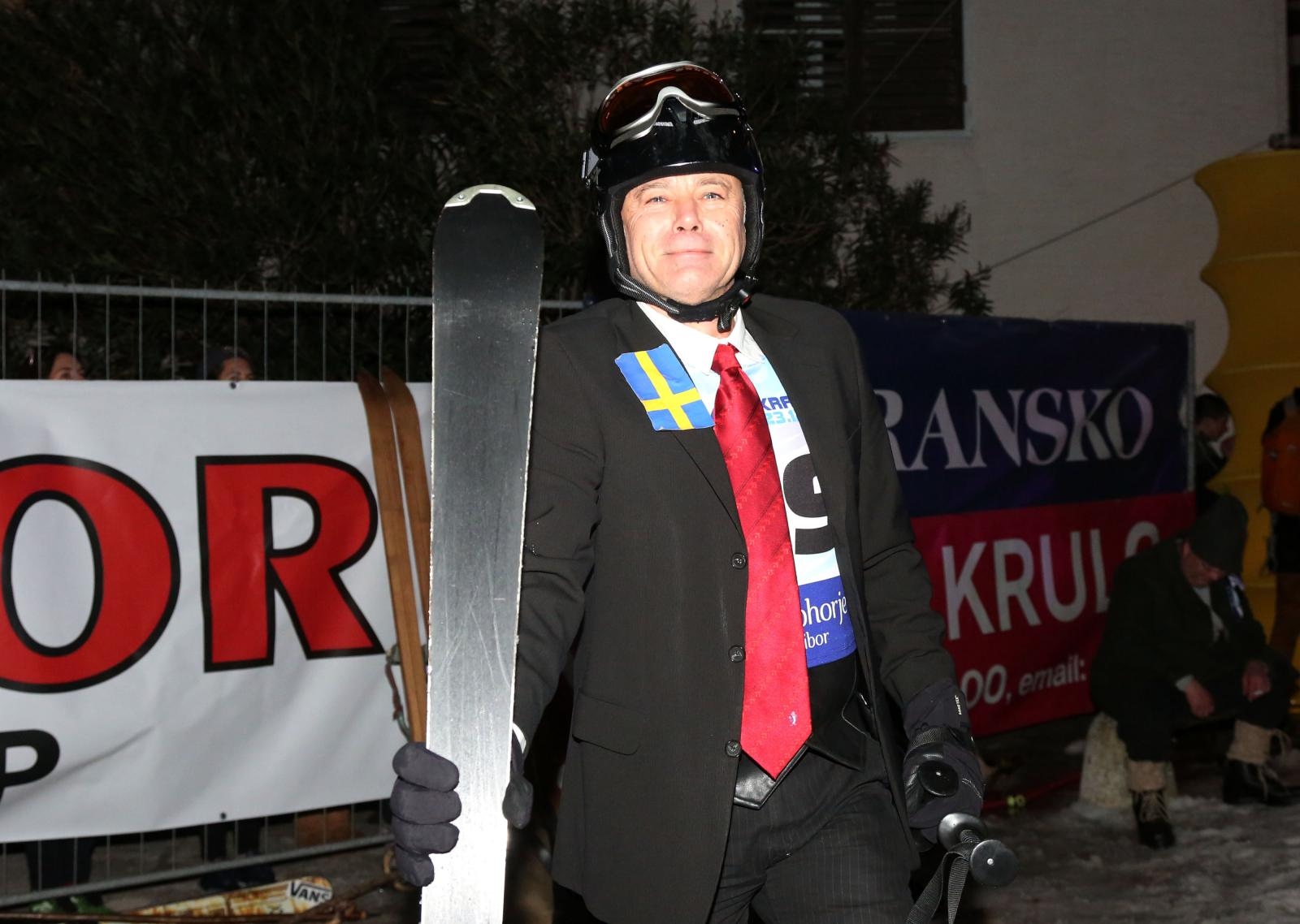 Svjetska atrakcija u Velom Ižu: Održana “Iška kraljica”- prva povijesna skijaška utrka na hrvatskim školjima Svjetska atrakcija u Velom Ižu: Održana “Iška kraljica”- prva povijesna skijaška utrka na hrvatskim školjima